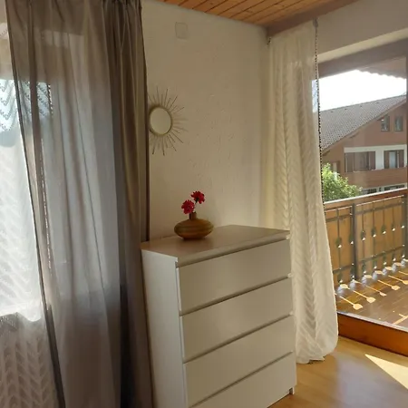 Apartament Gaestehaus Gomilar